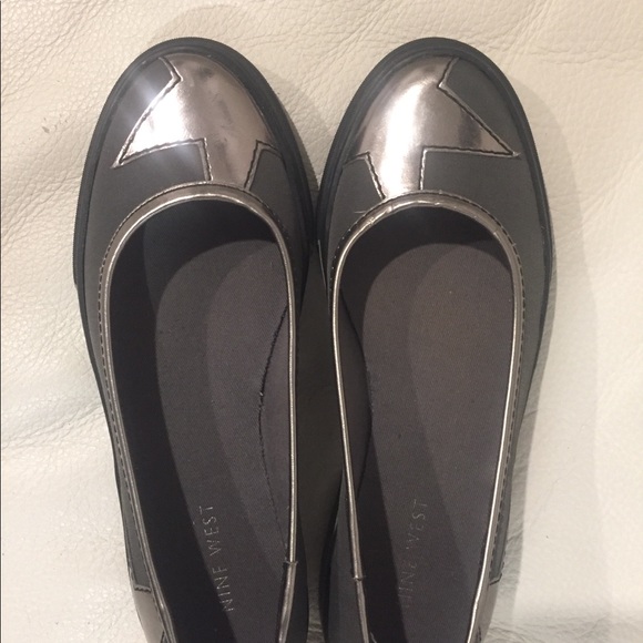 Nine West Flat - Picture 2 of 2